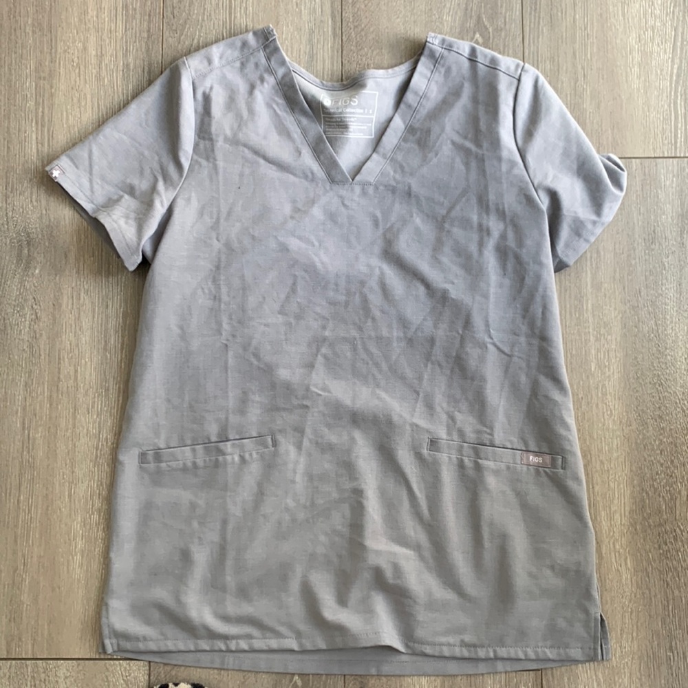 Gray Figs small scrub top. Like new! Technical collection